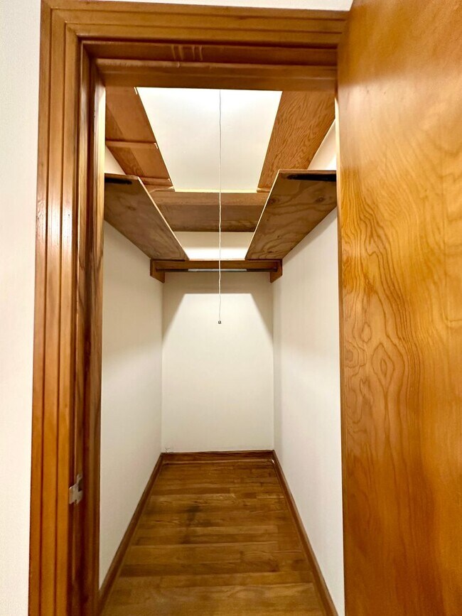 Building Photo - Charming 3-Bedroom, 2-Bathroom, 2,200 Sq. ...