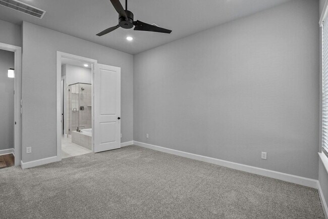 Building Photo - 1519 Noble Pk Dr