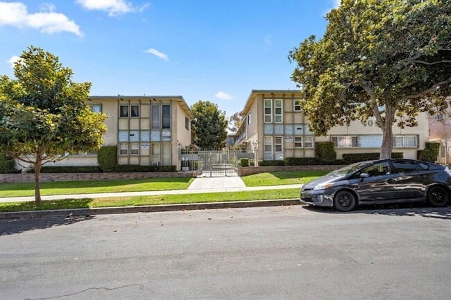 Building Photo - 4024 Gelber Pl