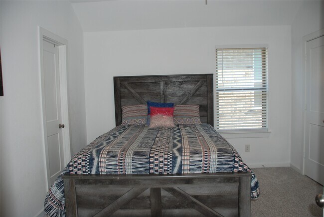 Building Photo - 17506 White Baneberry Dr