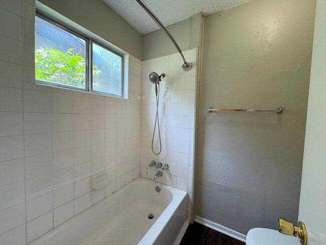 Building Photo - 1107 Spearson Ln