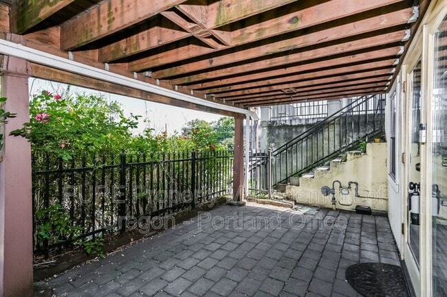 Building Photo - 22 S Meade St