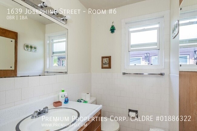 Building Photo - 1639 Josephine St