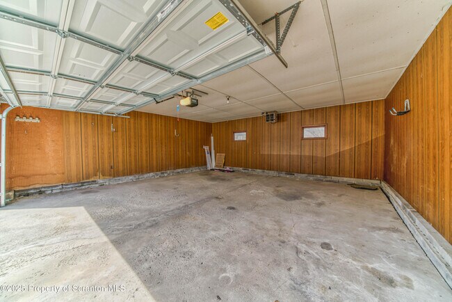 Building Photo - 1332 Lacka Trl