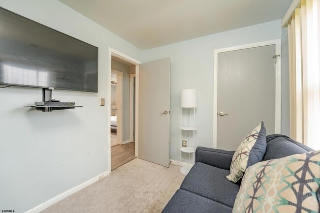 Building Photo - 545 N Connecticut Ave