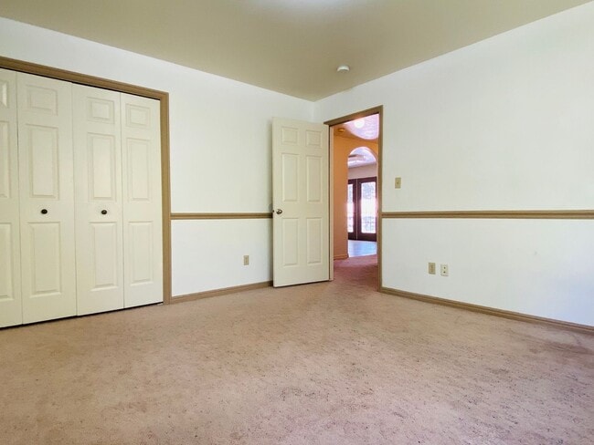 Building Photo - Beautiful Rambler at Little Cottonwood Can...