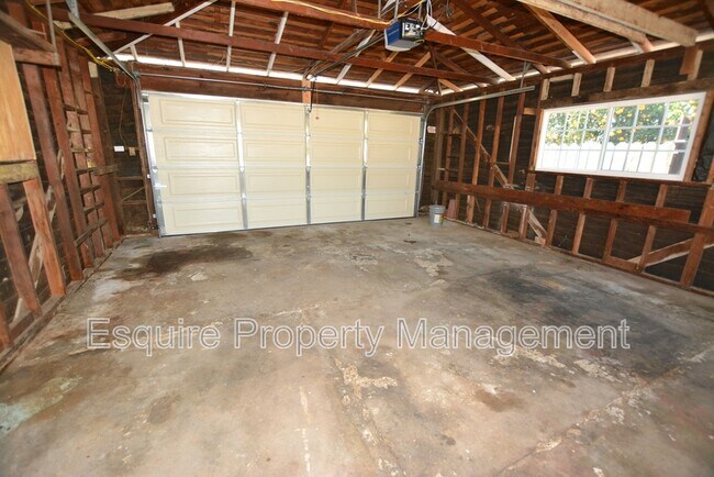 Building Photo - 391 Harvard St