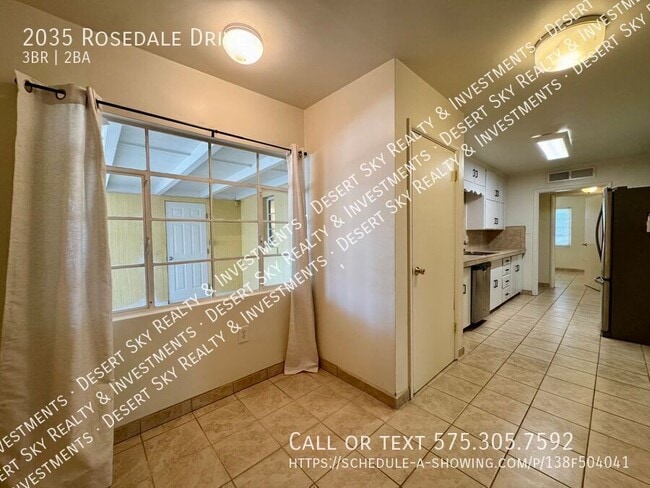Building Photo - 2035 Rosedale Dr