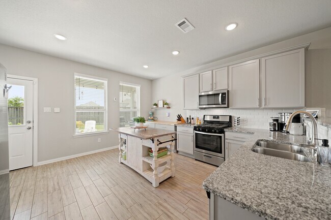 Building Photo - 7410 Arabian Moon Trail