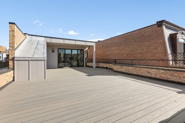 Building Photo - 3711 N Magnolia Ave