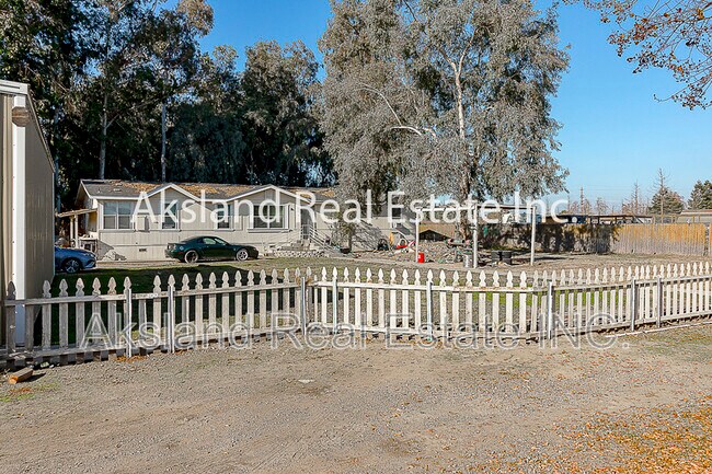 Building Photo - 7937 Endow Rd S