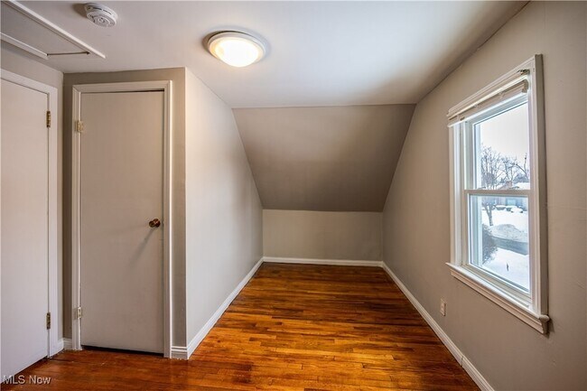 Building Photo - 23211 Fernwood Dr