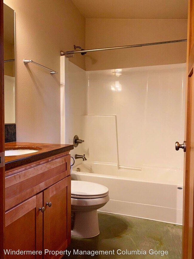 Building Photo - Studio, 1 bath House - 530 Frank Johns Rd
