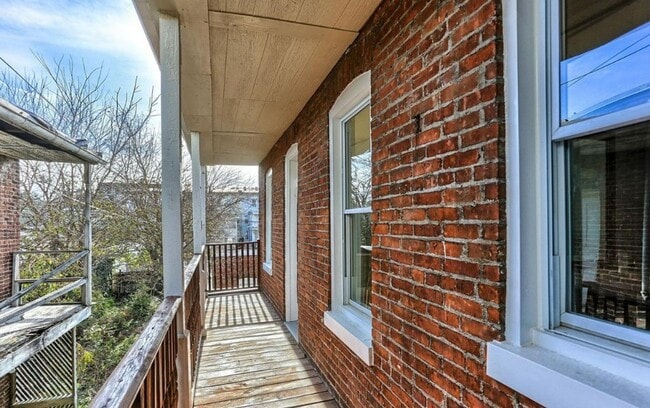 Building Photo - Coming Soon - Spacious 4 Bedroom, 1 Bath H...