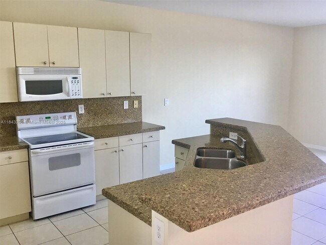 Building Photo - 8438 SW 166th Pl