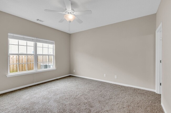 Building Photo - 3 Bedroom 2.5 Bathroom Townhome in Cypress Point - Richmond Hill