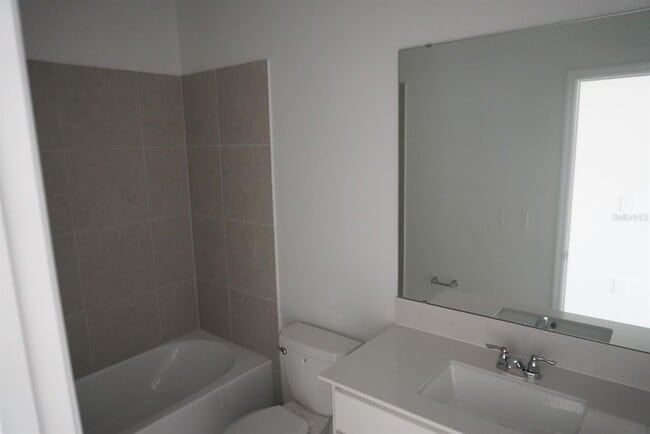 Building Photo - 2975 Maloof Dr