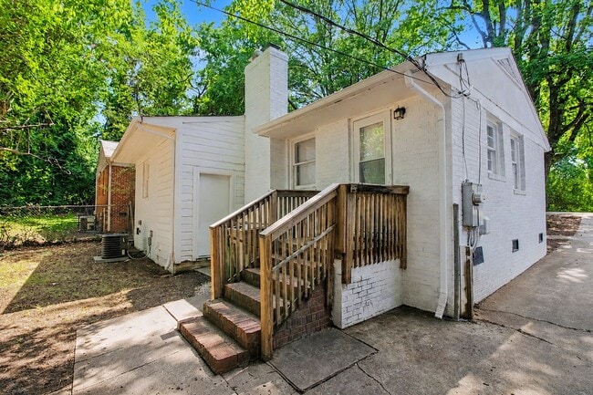 Building Photo - 2517 Rachel St
