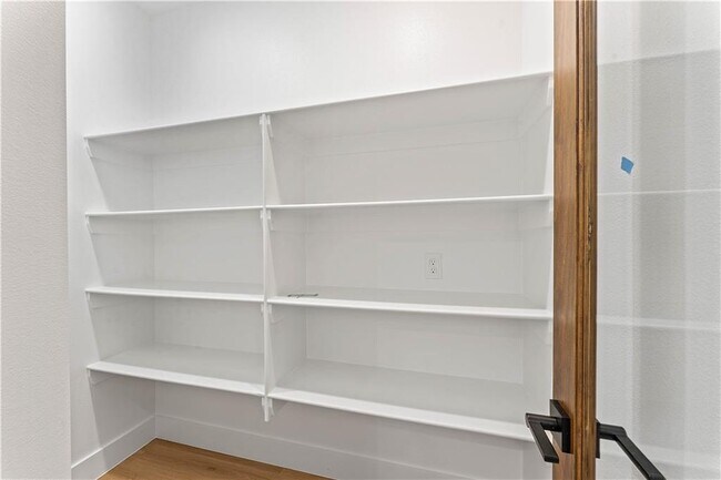 Building Photo - 2 Kolman Ln