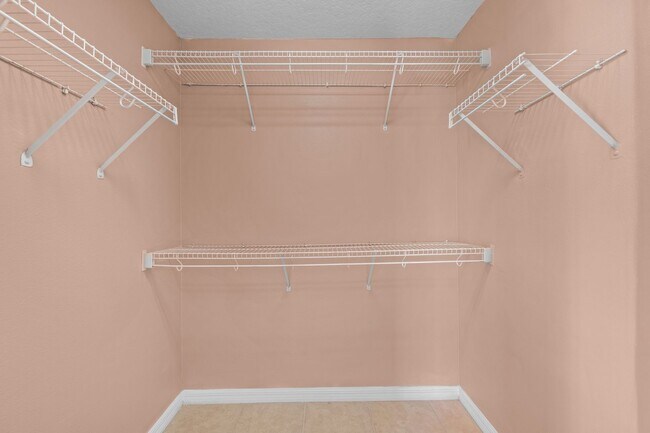 Building Photo - 4 Bedroom 3 Bath Home - Kissimmee ~ Southport Bay Community