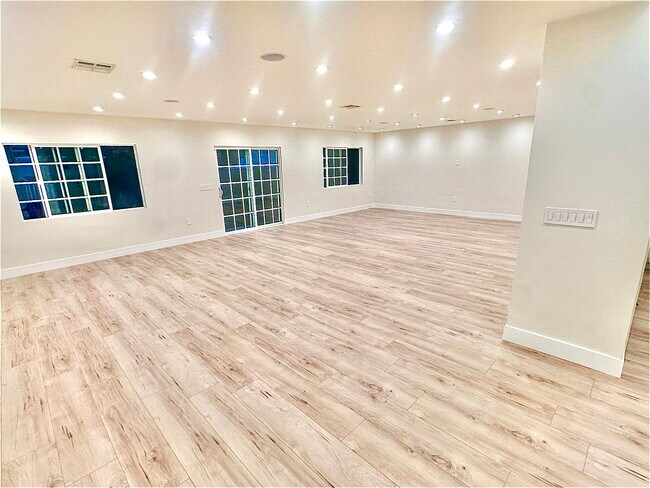 Building Photo - 19429 Lull St