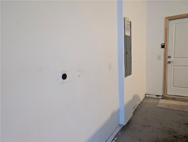 Building Photo - 406 Riverclub Rd