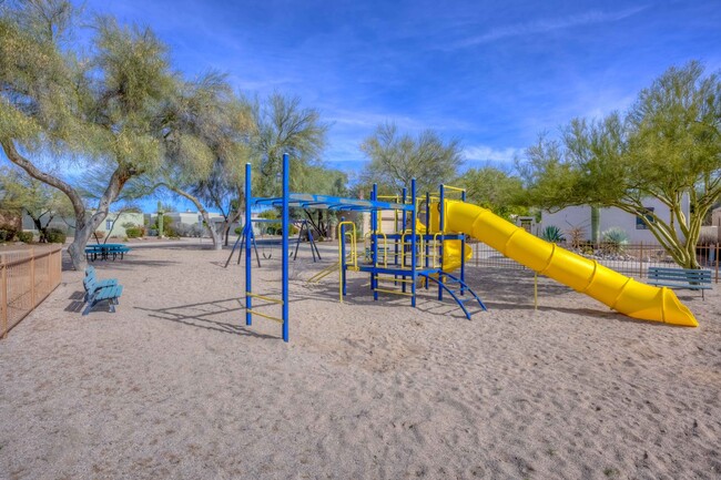 Building Photo - Beautiful Southwest Home with Mountain Vie...