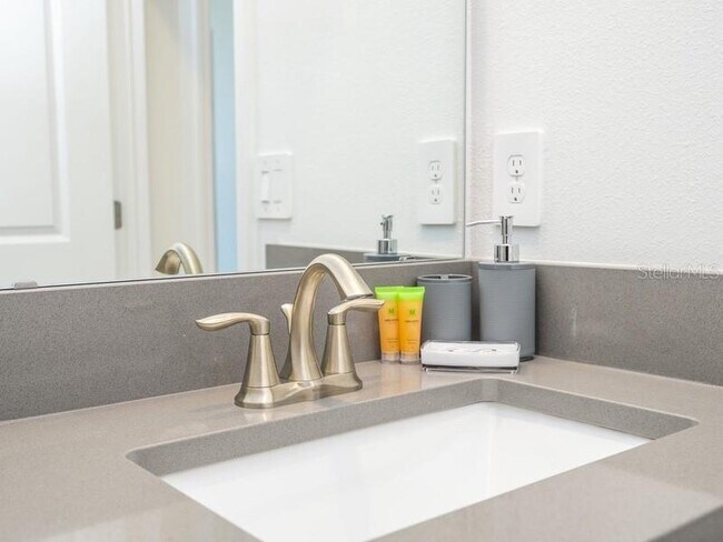 Building Photo - 8956 Takeaway Wy