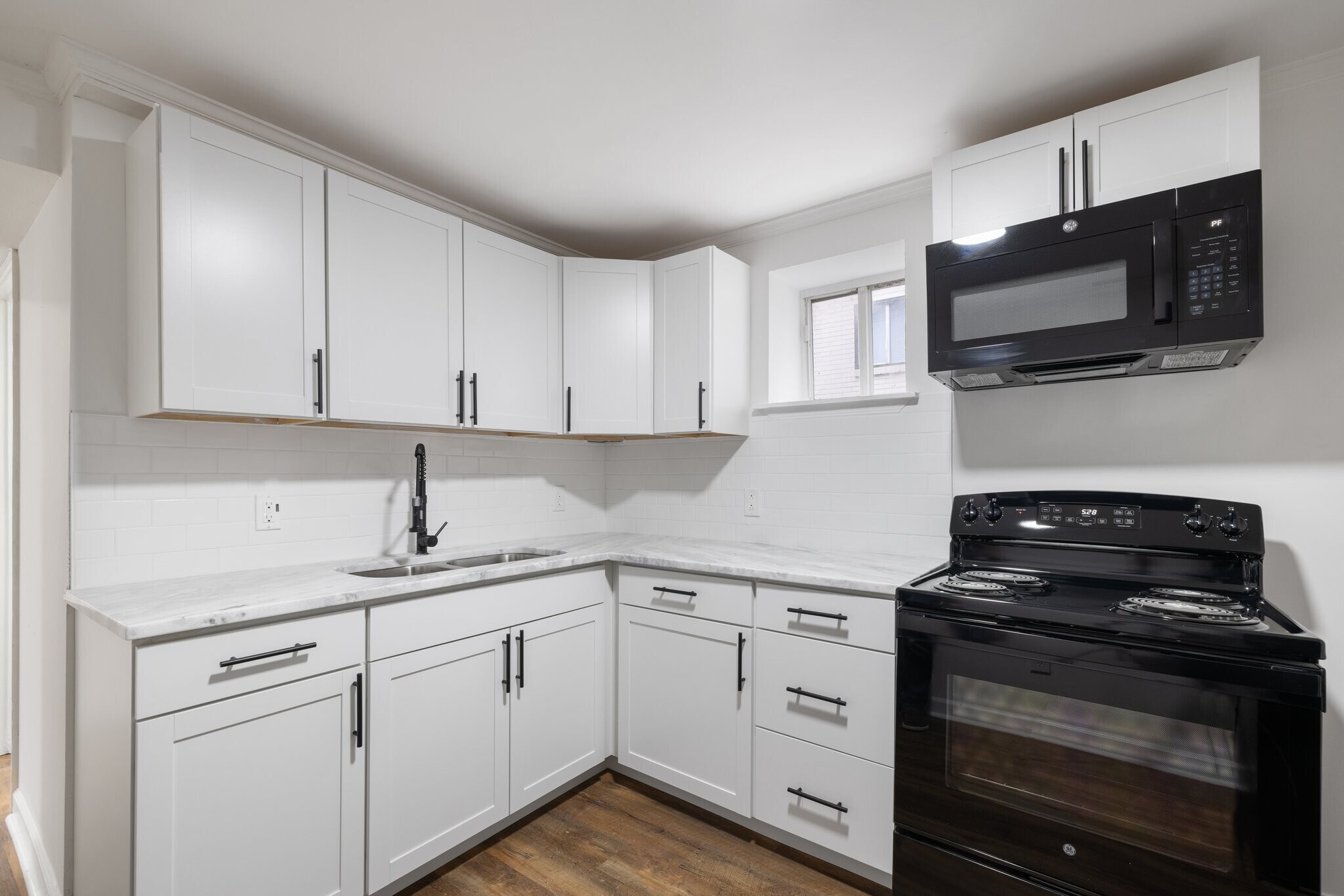 Kitchen - 3320 Clifton Ave