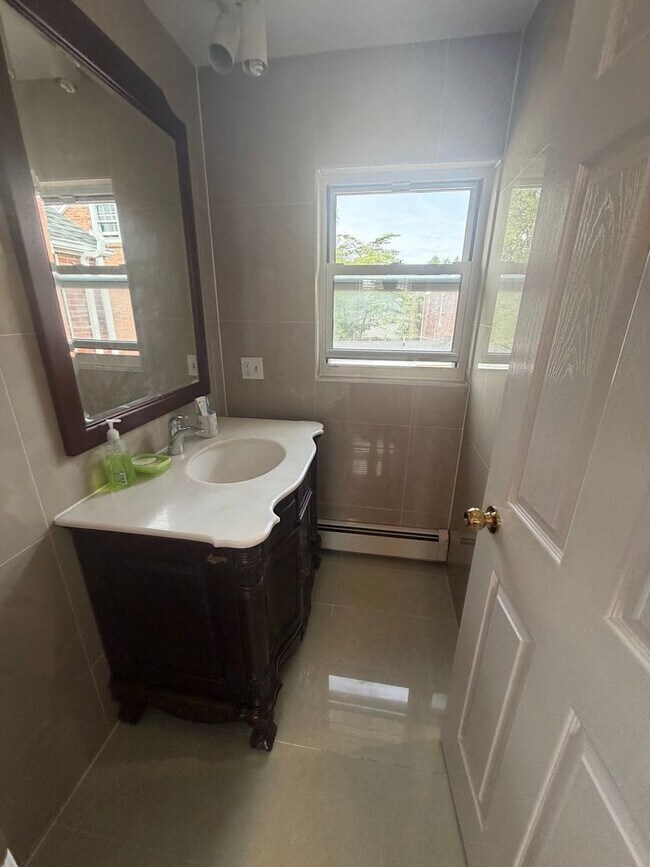 Building Photo - 4 Bedroom Single Family Home for Rent