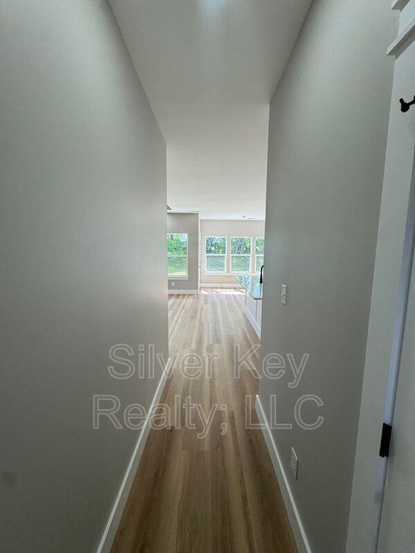 Building Photo - 918 Stratford Ave