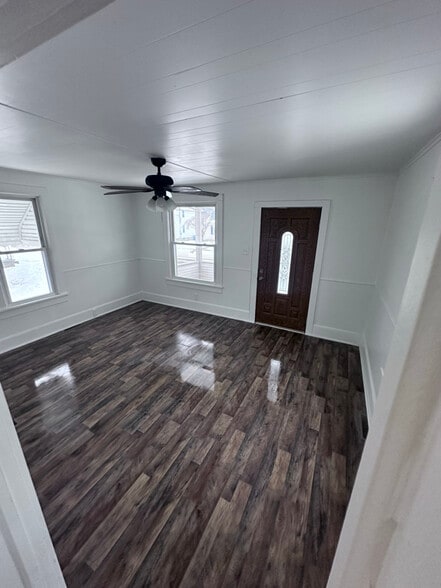 Building Photo - 477 E Martin St