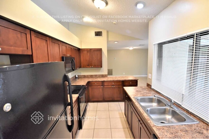 Building Photo - 7195 NW 5th Ave