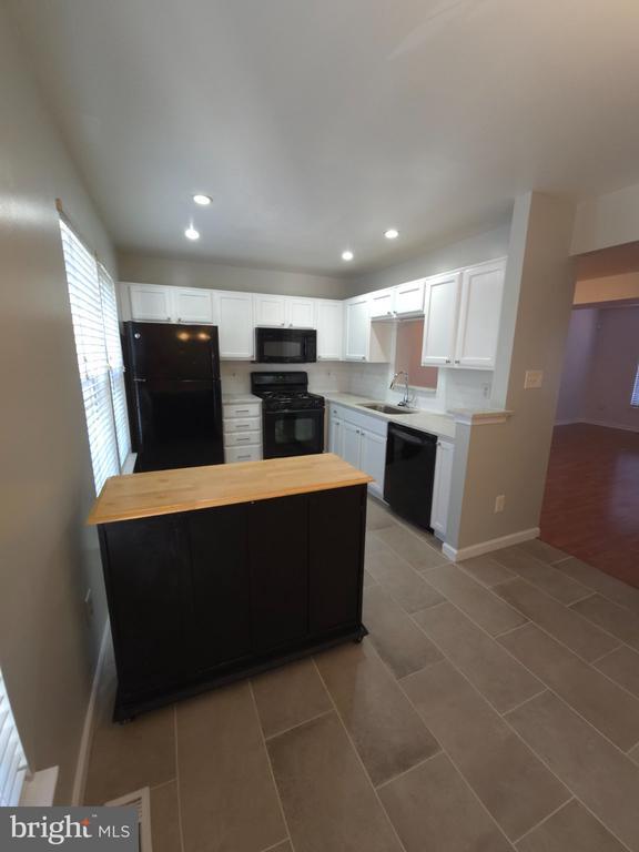 Building Photo - 4703 Colonnade Way