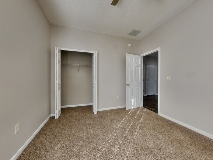 Building Photo - 9251 Hawkeye Dr