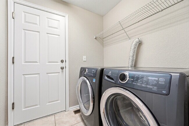 Building Photo - $3,340.95 with $300 off the first month's rent, 4 Beds - 4 Bath, Single Family Home in Trail Park...