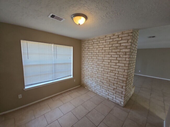 Building Photo - 23207 Pine Post Ln