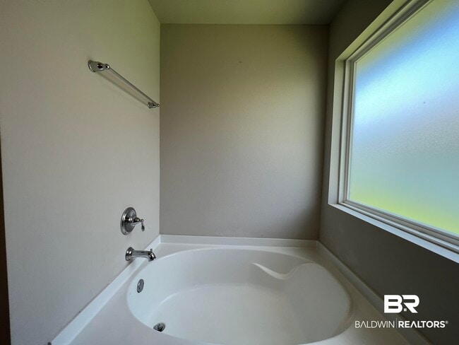 Building Photo - 23904 Songbird Dr