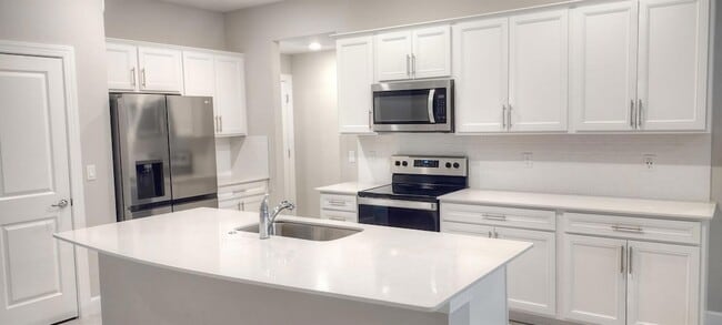 Building Photo - 1857 Tarni Way