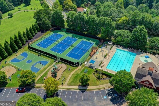 Building Photo - 1675 Great Heron Cove