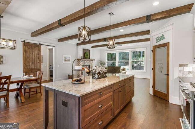 Building Photo - 6 Whisper Pl