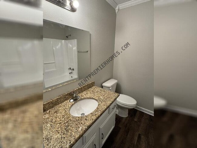 Building Photo - 2111 Pattywood Dr