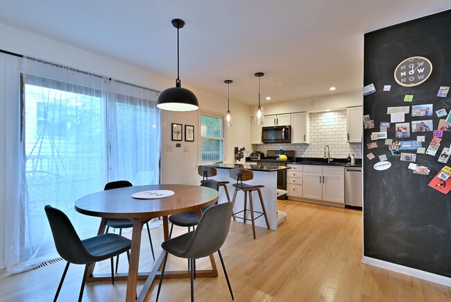 Building Photo - 7324 N Bell Ave