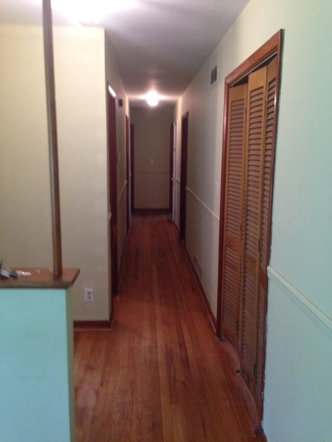 Building Photo - 529 S Hairston Rd