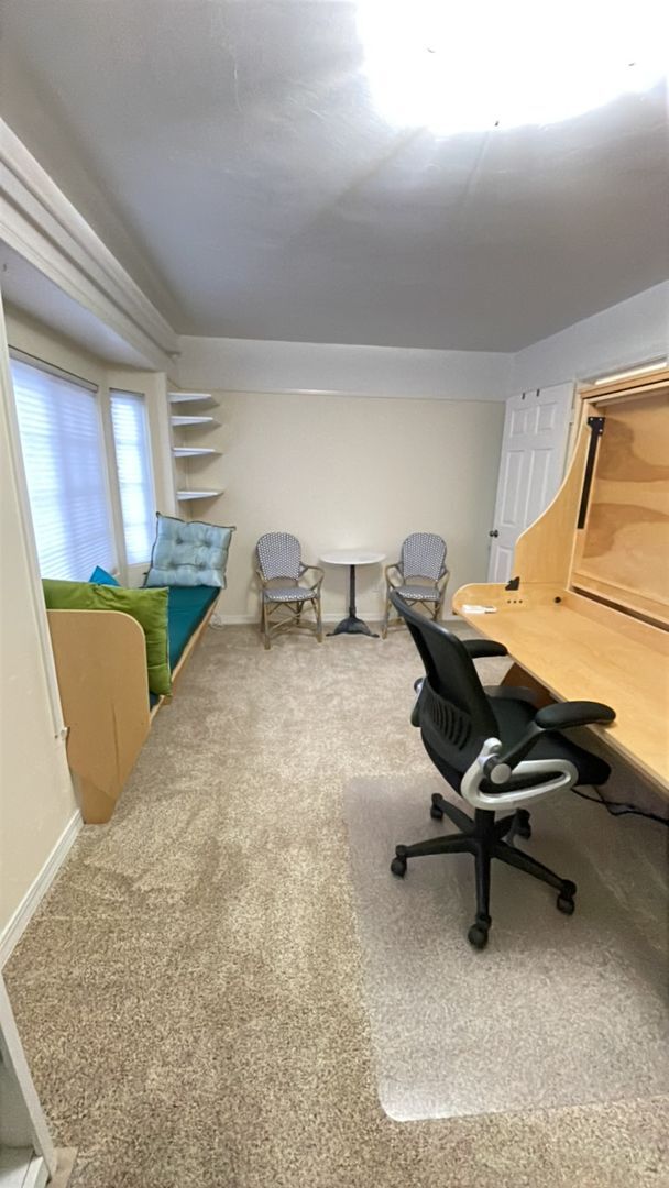 Building Photo - Furnished 2 Bdrm/2 Bath Condo in the Heart of Downtown Ashland!