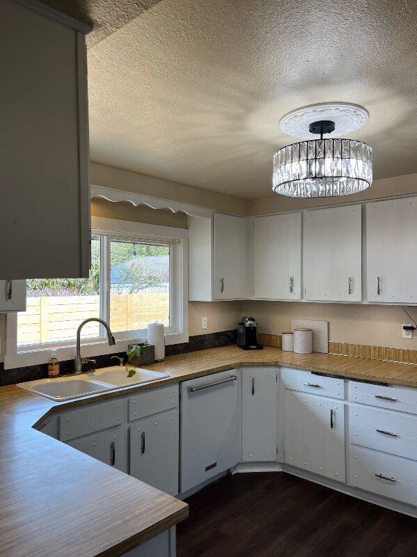 Building Photo - 104 Alturas Dr