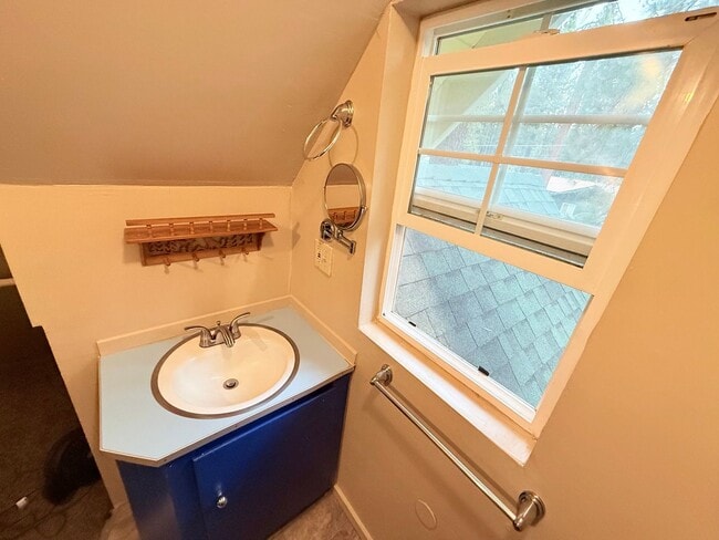 Building Photo - Studio cabin for rent in South Lake Tahoe