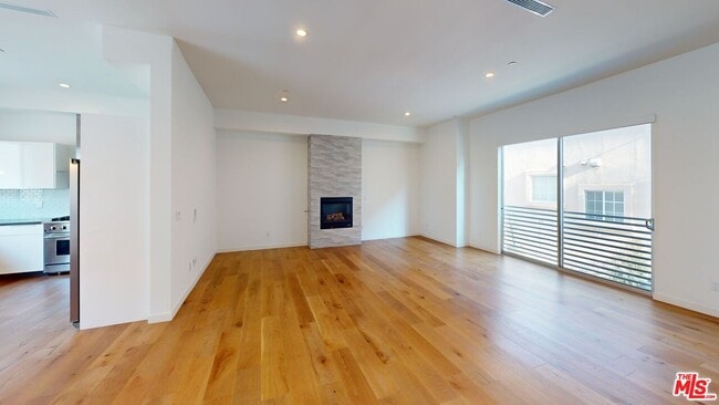 Building Photo - 1715 Armacost Ave