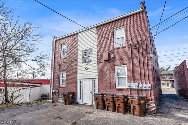 Building Photo - 4657 Warner Rd