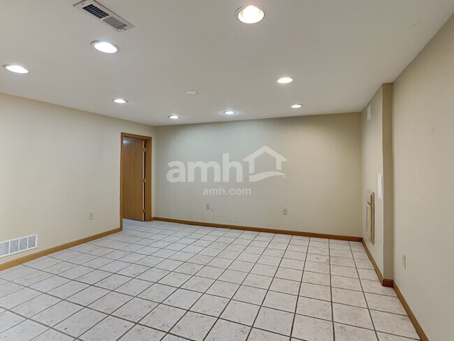 Building Photo - 216 John Reese Pky